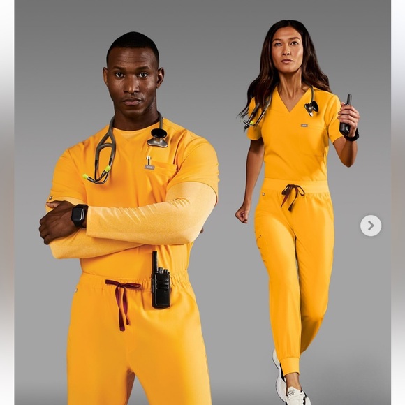 NWT Figs Scrub Top In Emergency Yellow - Picture 6 of 10